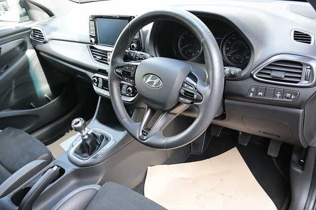 Hyundai i30 Fastback 1.4 T-GDi (140ps) N Line + Nav