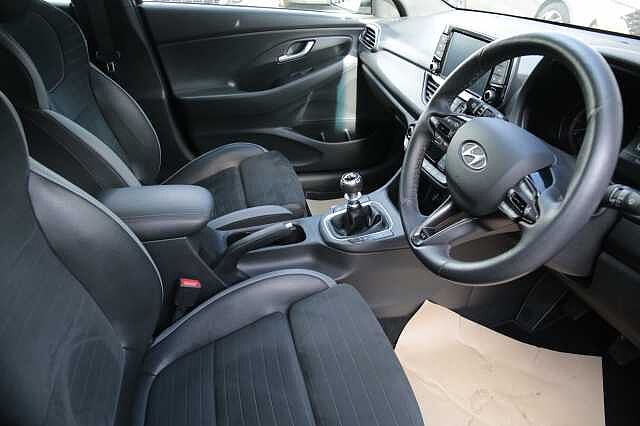 Hyundai i30 Fastback 1.4 T-GDi (140ps) N Line + Nav