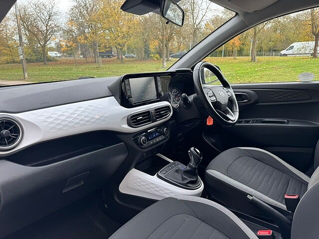 Hyundai i10 1.0 MPi Premium 5dr Auto