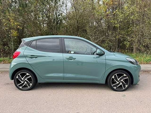 Hyundai i10 1.0 MPi Premium 5dr Auto