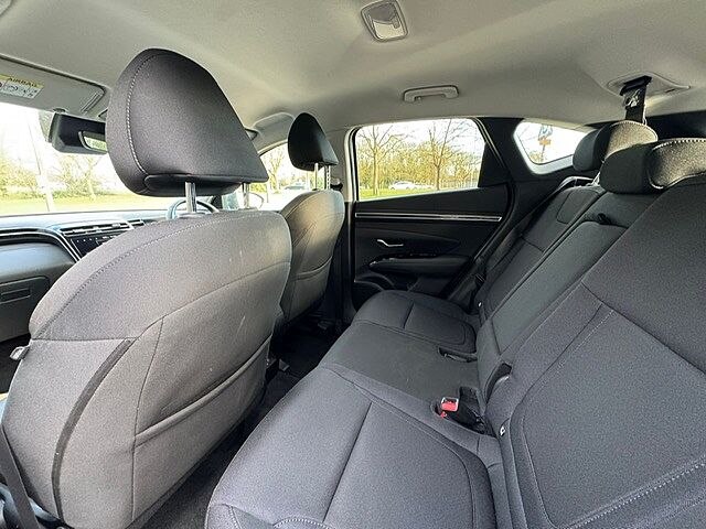 Hyundai TUCSON 1.6 TGDi 48V MHD SE Connect 5dr 2WD DCT Shimmering Silver