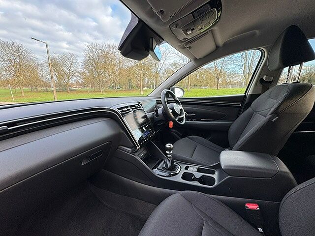 Hyundai TUCSON 1.6 TGDi 48V MHD SE Connect 5dr 2WD DCT Shimmering Silver