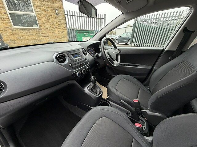 Hyundai i10 1.2 SE 5dr Auto